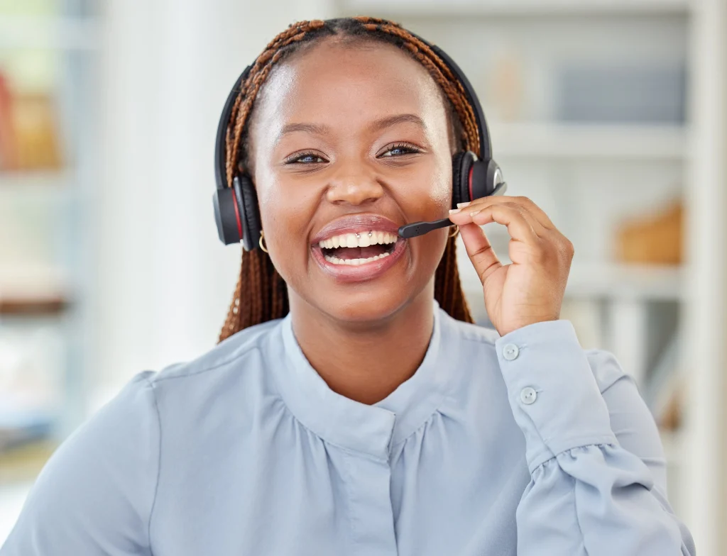 atendente de terceirização de telemarketing