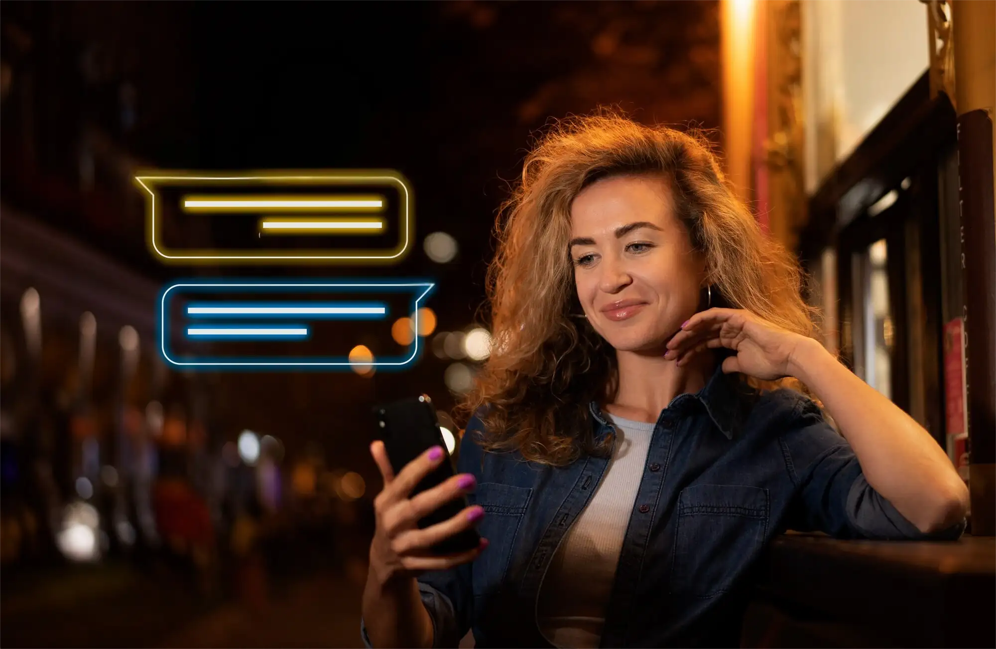 Mulher usando celular à noite enquanto interage com plataformas whataspp em conversa automatizada